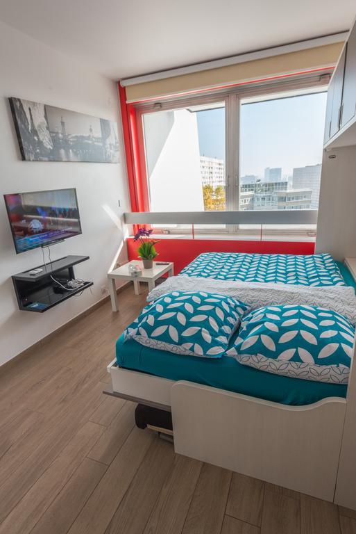 Paris La Defense Studio Пюто Номер фото