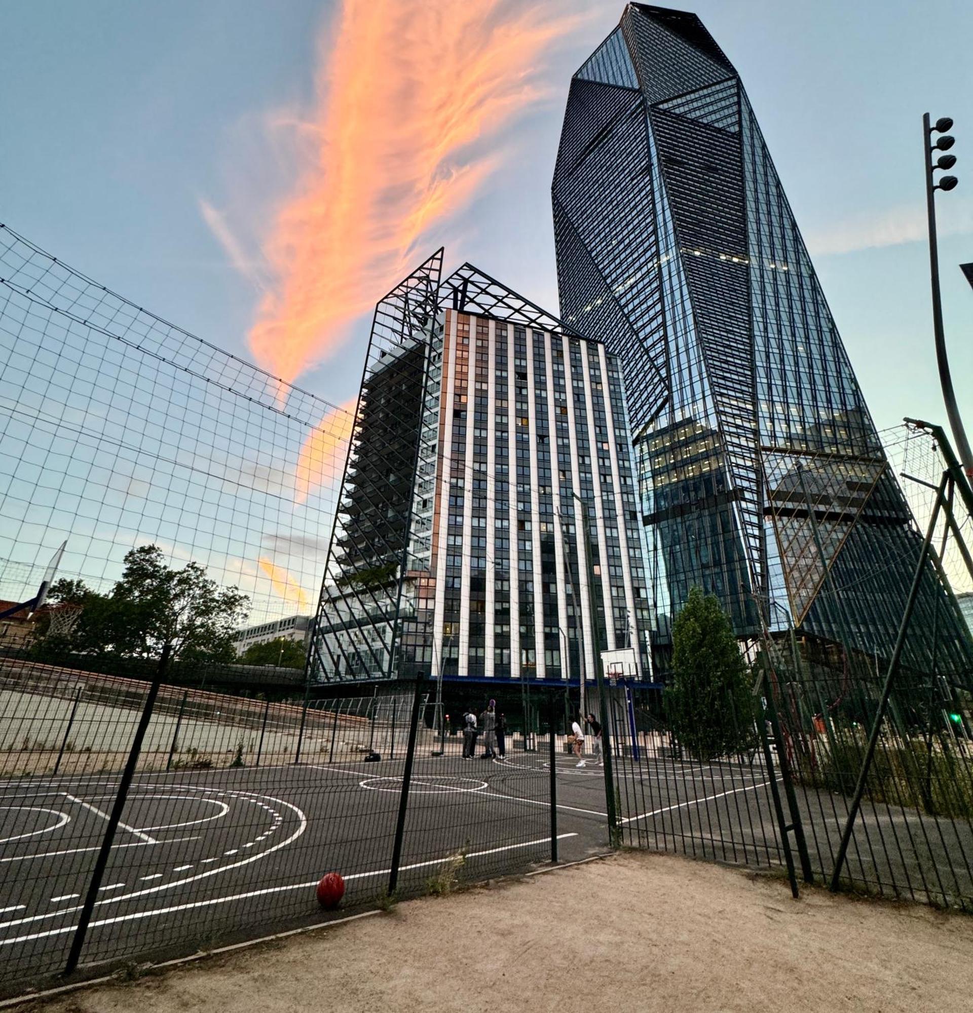 Paris La Defense Studio Пюто Экстерьер фото